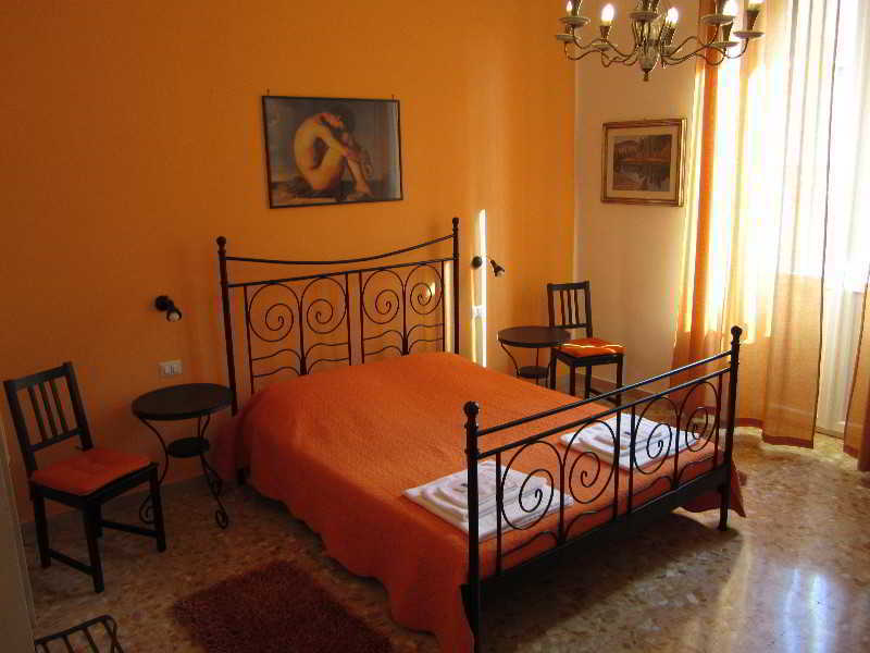 2 Passi Al Colosseo B&B Roma Exterior foto