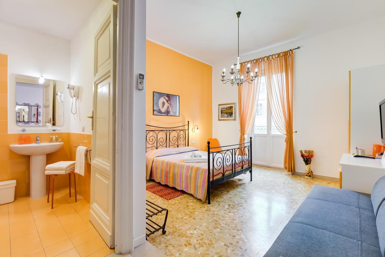 2 Passi Al Colosseo B&B Roma Exterior foto