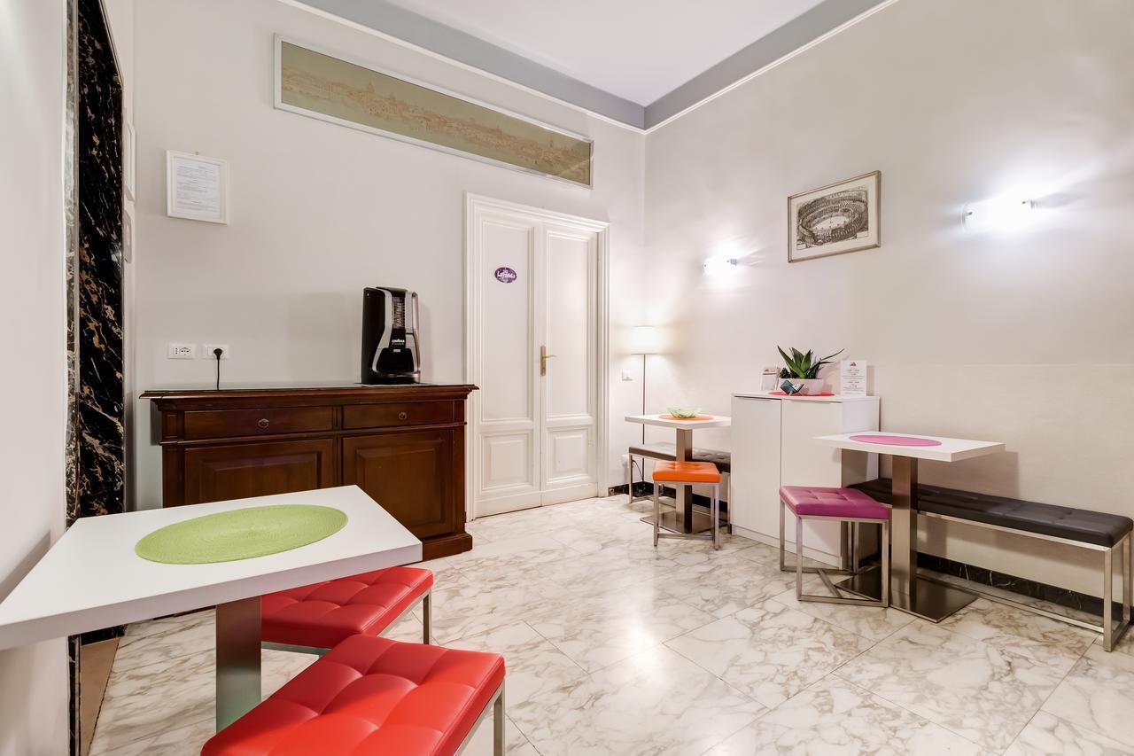 2 Passi Al Colosseo B&B Roma Exterior foto