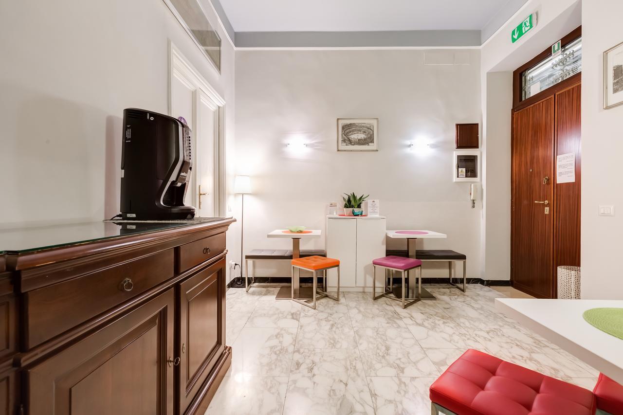 2 Passi Al Colosseo B&B Roma Exterior foto